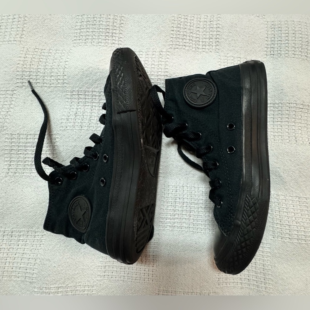 Converse All Stars Hi High Top Shoes Sneakers BLACK Size 2 boys or girls Youth - Picture 7 of 9